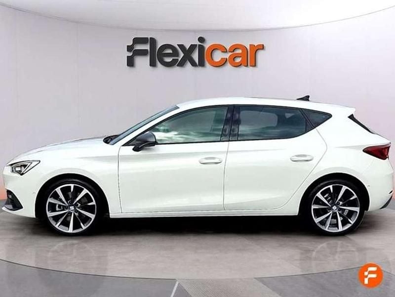 Usado Seat Leon FR 150 CV (110 kW) 2021 Blanco Utilitario