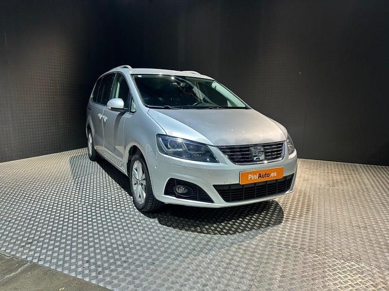 Usado Seat Alhambra XCELLENCE 150 CV (110 kW) 2022 Gris / plata Monovolumen