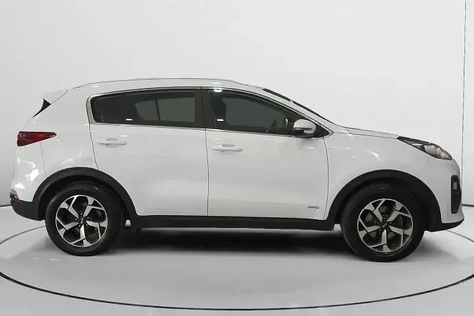 Usado Kia Sportage 136 CV (100 kW) 2022 Blanco SUV