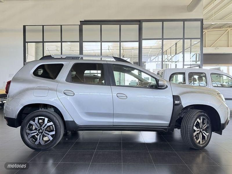 Usado Dacia Duster Prestige 100 CV (73 kW) 2022 Gris / plata SUV