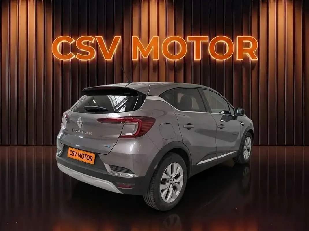 Usado Renault Captur Intens 145 CV (106 kW) 2022 Gris SUV