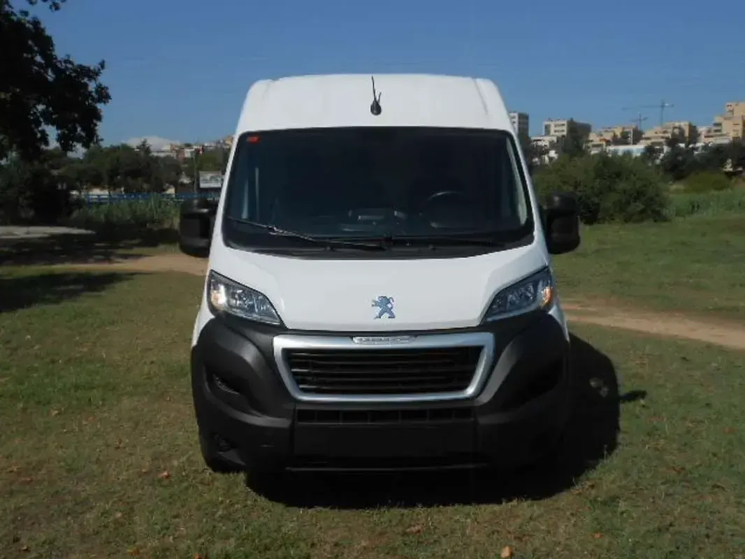 Usado Peugeot Boxer S 140 CV (102 kW) 2023 Blanco Van