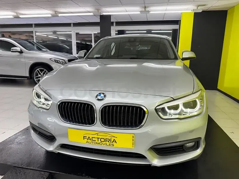 Usado BMW 118 150 CV (110 kW) 2016 Gris / plata Utilitario