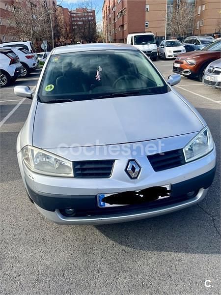 Usado Renault Mégane II Dynamique 115 CV (84 kW) 2005 Gris / plata Berlina