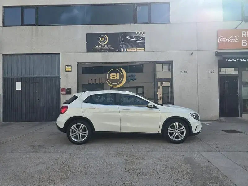 Usado Mercedes GLA200 Urban 136 CV (100 kW) 2015 Blanco SUV