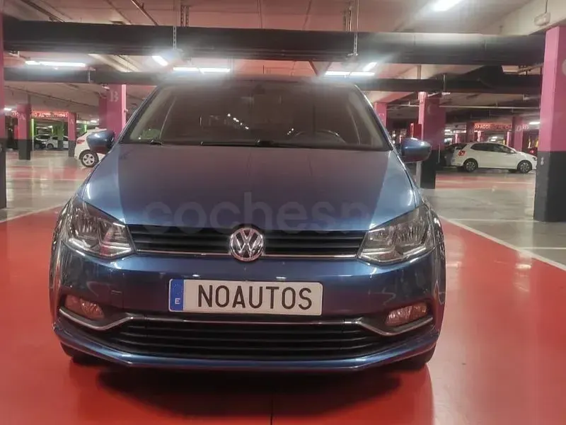 Usado VW Polo Advance 90 CV (66 kW) 2016 Azul Berlina