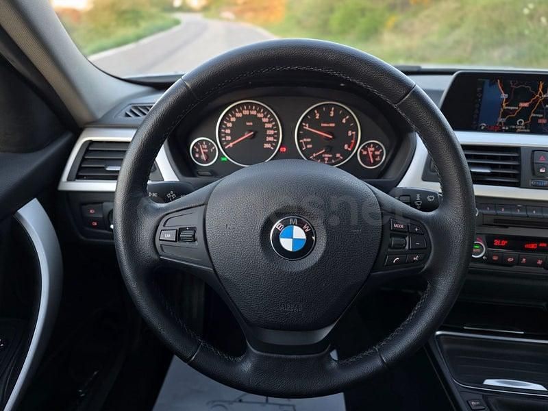 Usado BMW 318 Comfort Edition 143 CV (105 kW) 2012 Gris / plata Berlina