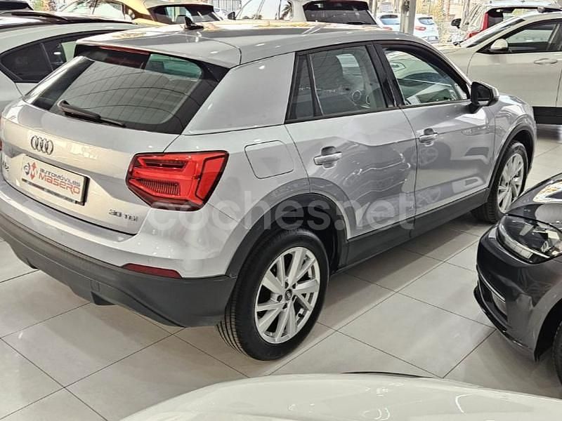 Usado Audi Q2 Advanced Plus 116 CV (85 kW) 2020 Gris / plata SUV