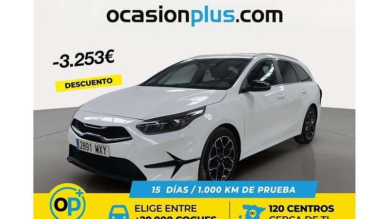Usado Kia Ceed Style 101 CV (74 kW) 2025 Blanco Utilitario