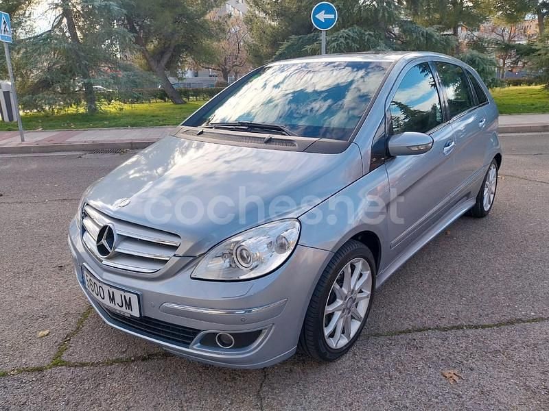 Usado Mercedes B200 140 CV (102 kW) 2008 Azul Monovolumen