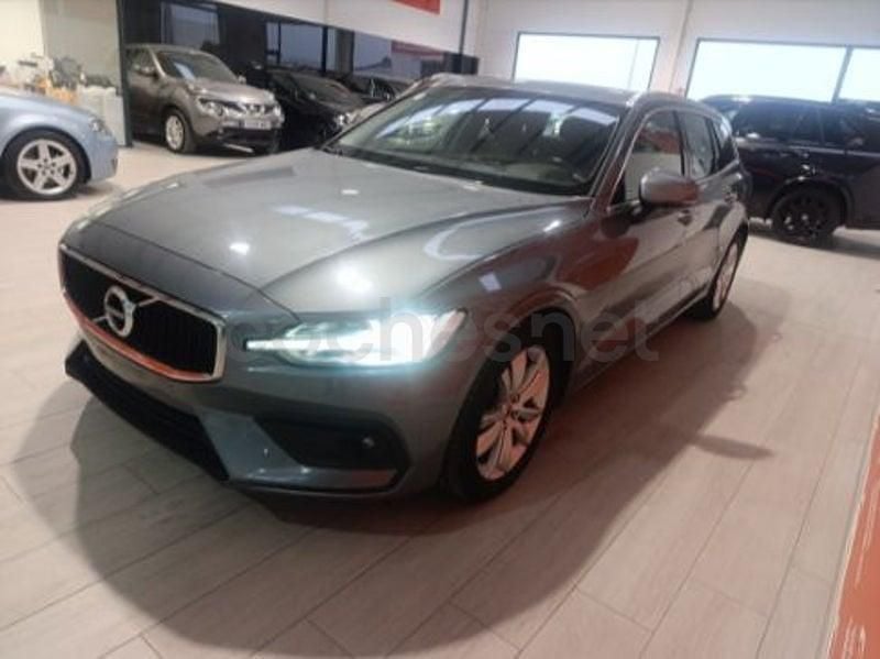 Usado Volvo V60 Kinetic 150 CV (110 kW) 2019 Gris / plata Familiar
