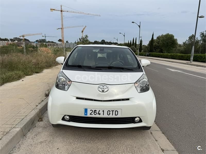 Usado Toyota iQ 99 CV (72 kW) 2010 Blanco Utilitario