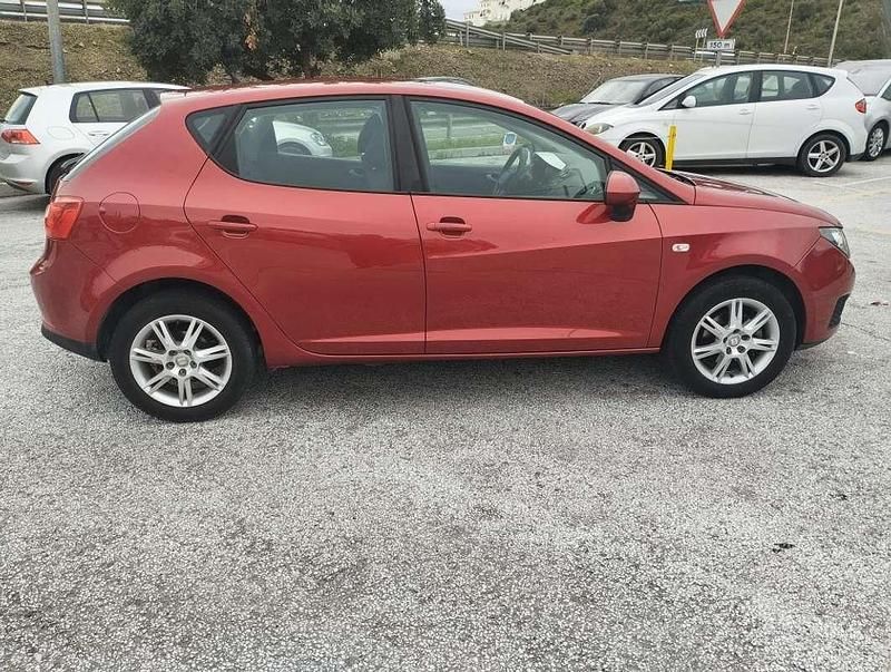 Usado Seat Ibiza Copa 90 CV (66 kW) 2011 Burdeos Utilitario