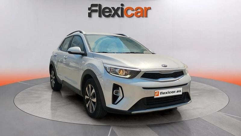 Usado Kia Stonic 101 CV (74 kW) 2021 Blanco SUV