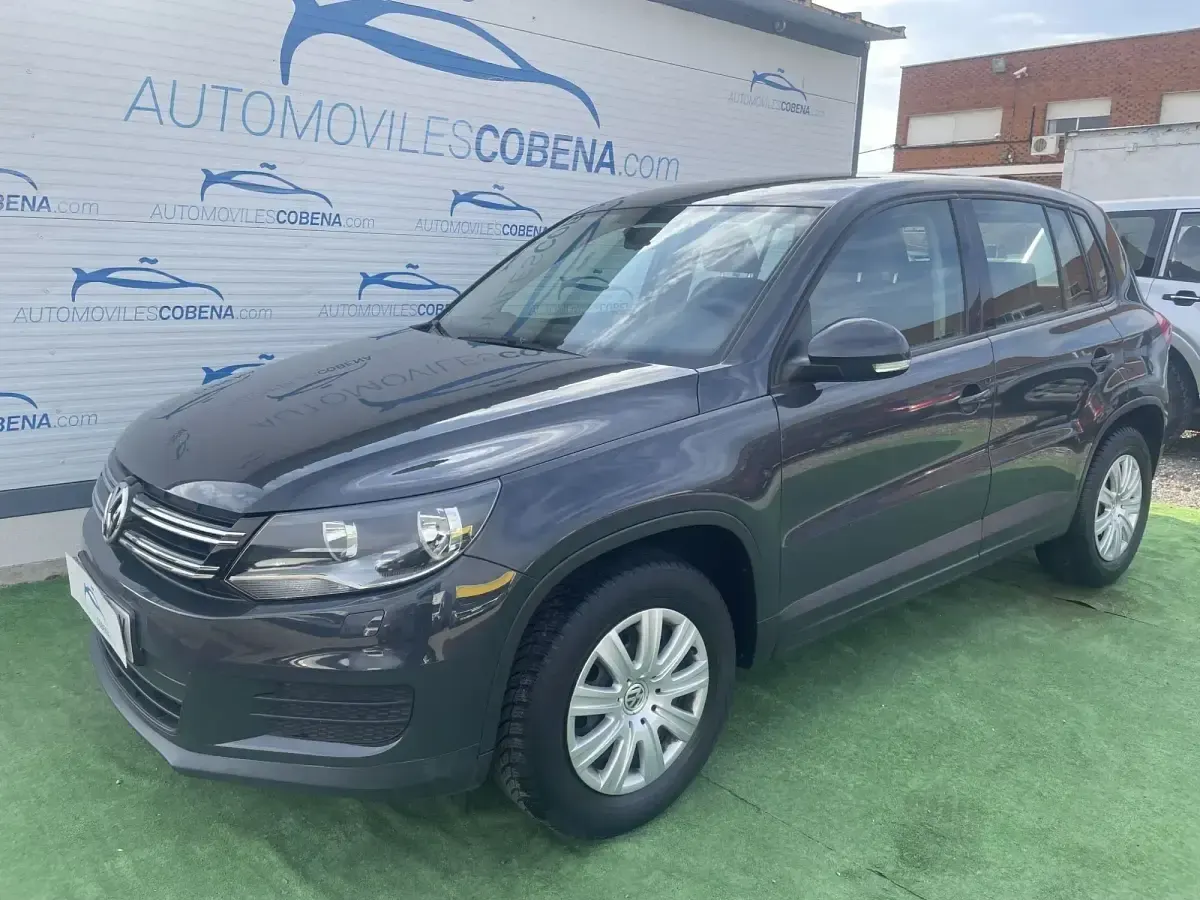 Usado VW Tiguan Edition 125 CV (91 kW) 2016 Gris SUV
