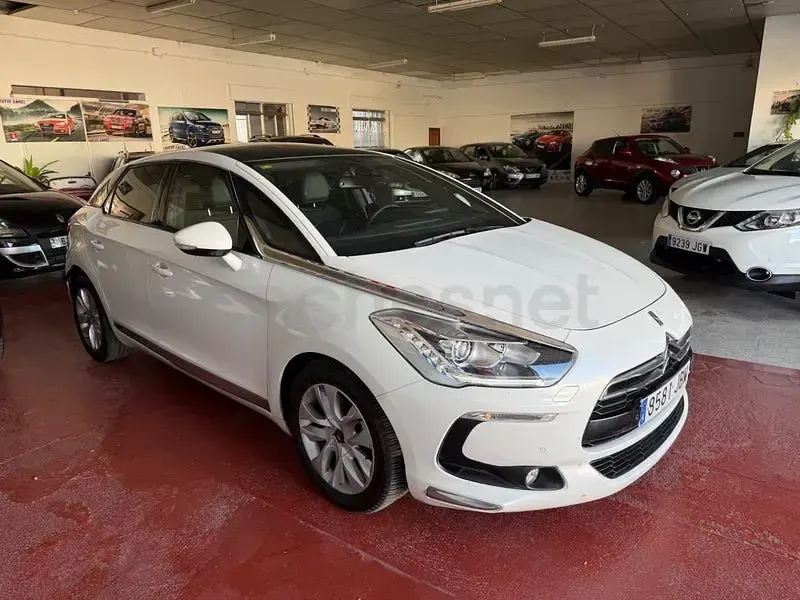 Usado Citroën DS5 114 CV (83 kW) 2014 Blanco Utilitario