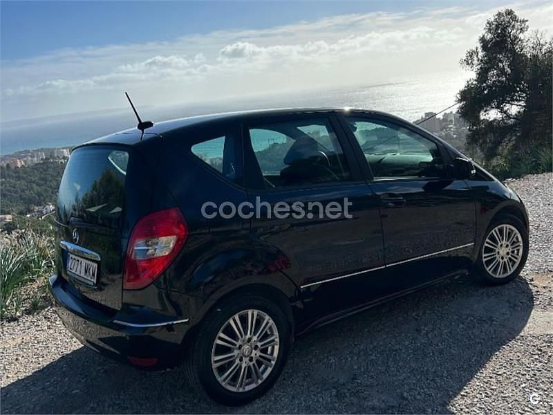 Usado Mercedes A160 95 CV (69 kW) 2011 Negro Monovolumen