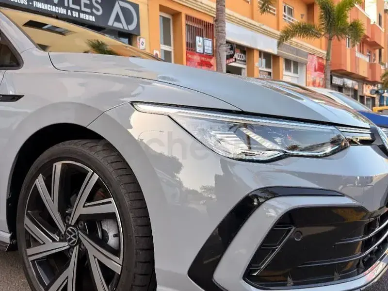 Usado VW Golf VIII R-line 150 CV (110 kW) 2023 Gris / plata Berlina