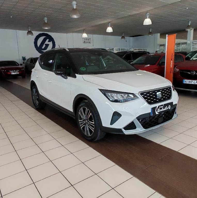 Usado Seat Arona Xperience 115 CV (84 kW) 2025 Blanco SUV