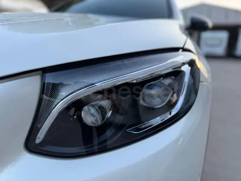 Occasion Mercedes GLC43 AMG 367 PK (269 kW) 2019 Wit SUV