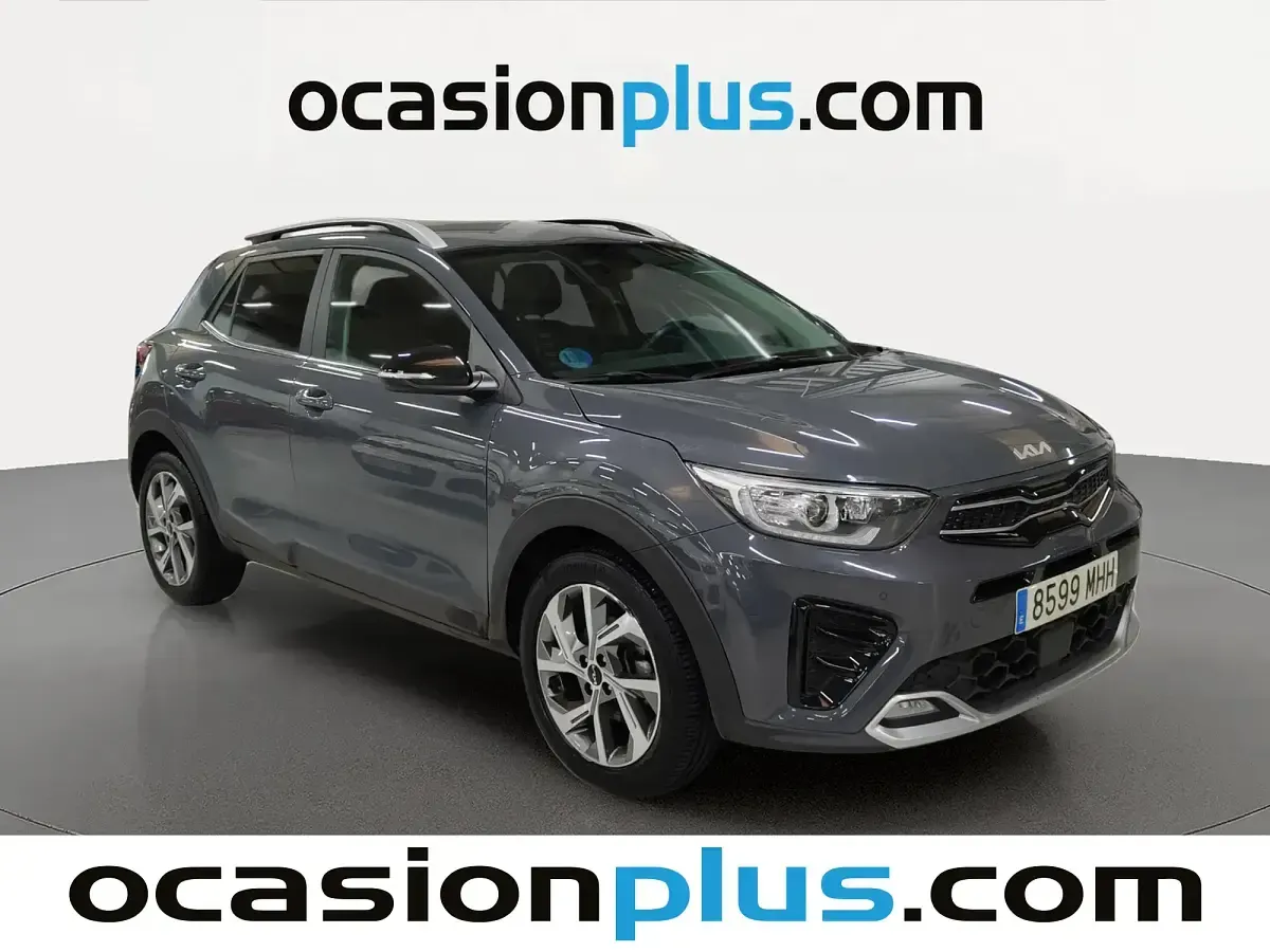 Usado Kia Stonic GT-Line 100 HP (73 kW) 2023 Cinzento SUV