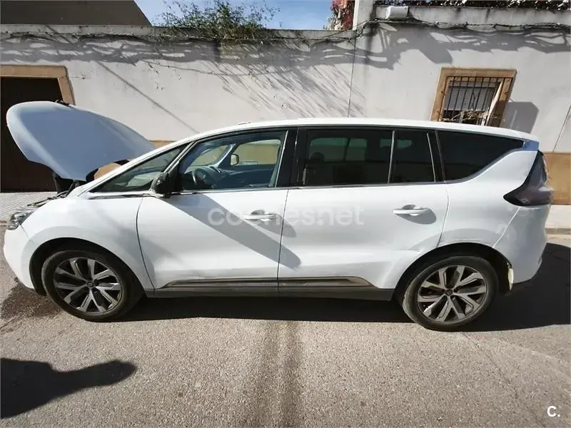 Usado Renault Espace Zen 160 CV (117 kW) 2016 Blanco Monovolumen