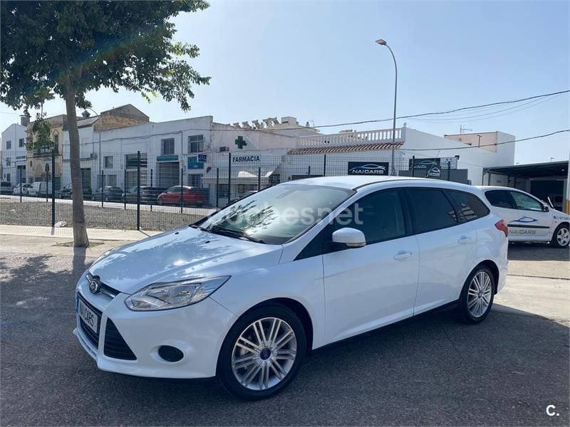 Blanco Usado 2015 Ford Focus Titanium Familiar | 4399 € (Precio justo) - Imagen 1/4