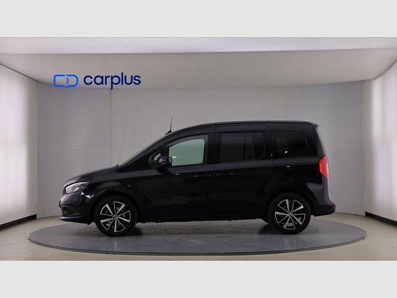 Usado Mercedes T180 116 CV (85 kW) 2024 Negro loparita metalizado Monovolumen