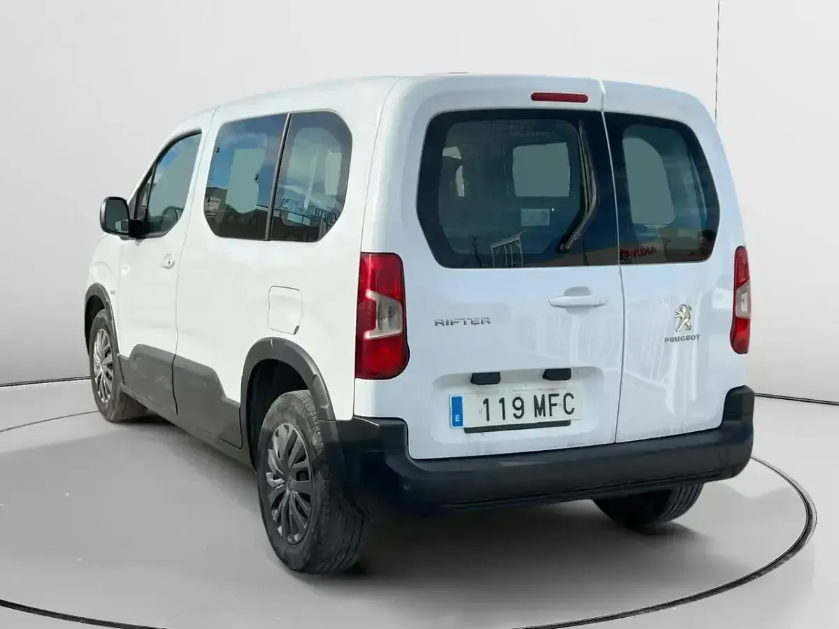 Usado Peugeot Rifter Business-Line 100 CV (73 kW) 2022 Blanco Monovolumen