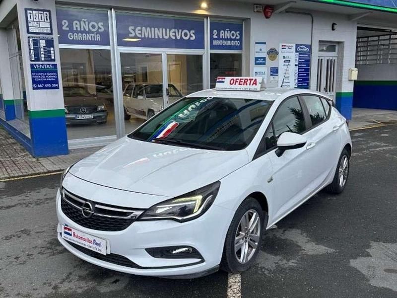 Blanco Usado 2018 Opel Astra Selective Utilitario | 9950 € (Precio justo) - Imagen 1/4