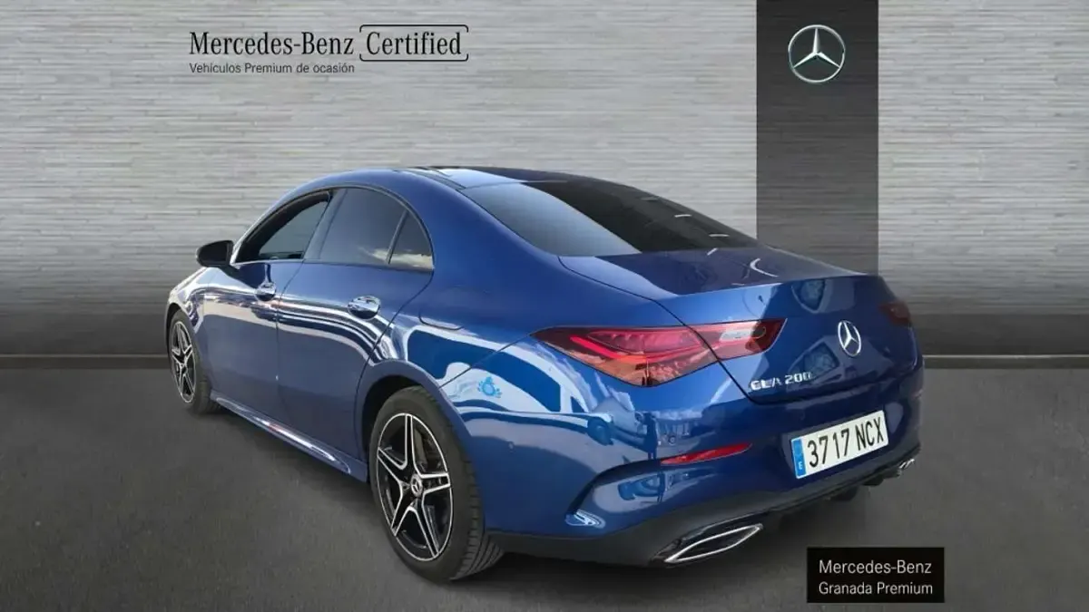 Usado Mercedes CLA200 163 CV (119 kW) 2025 Azul Coupe