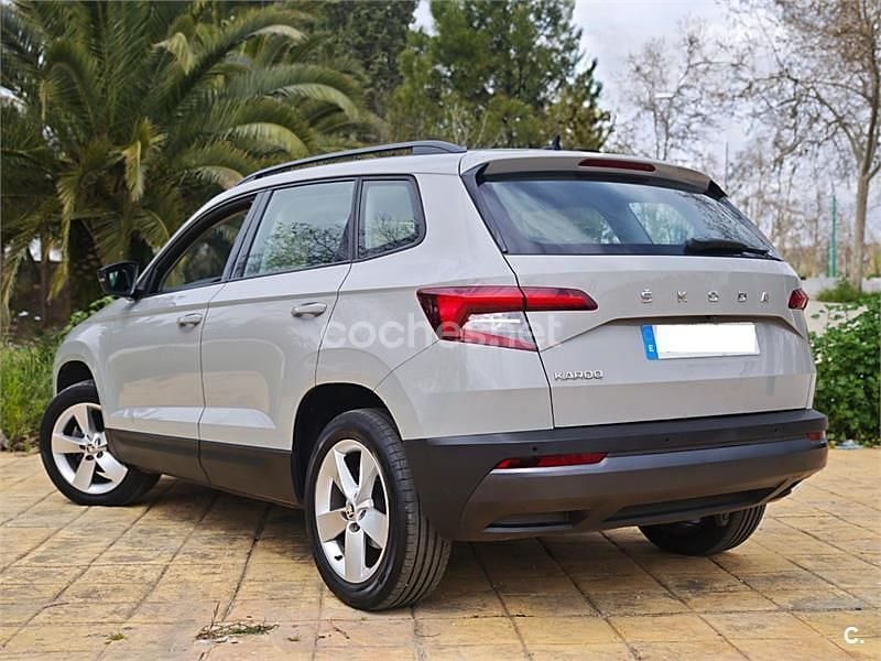 Usado Skoda Karoq 115 CV (84 kW) 2020 Gris / plata SUV