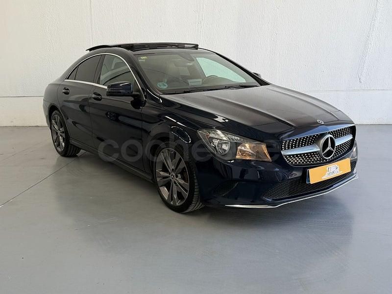 Usado Mercedes CLA200 136 CV (100 kW) 2018 Azul Berlina