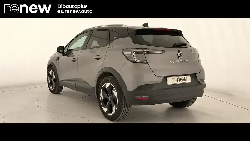 Usado Renault Captur Techno 100 CV (73 kW) 2025 Gris SUV