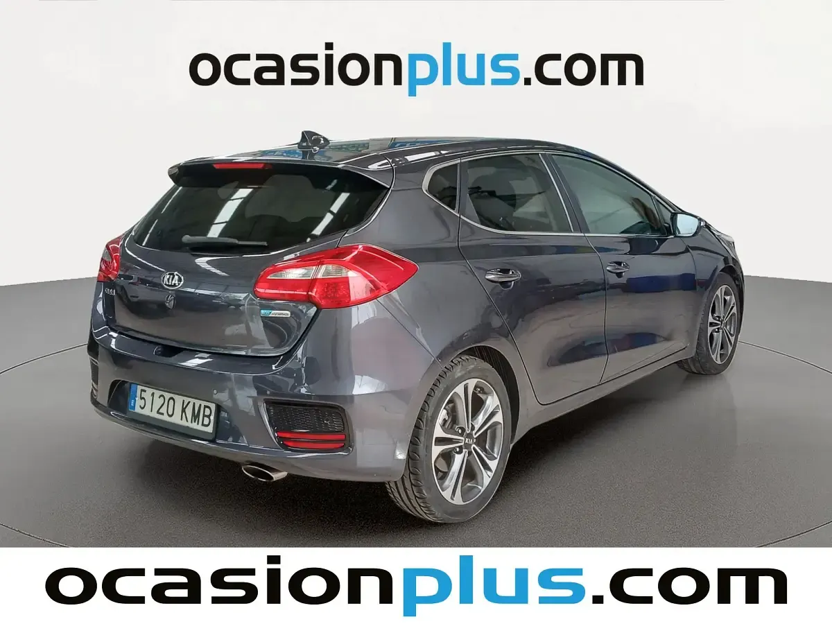 Usado Kia Ceed 120 CV (88 kW) 2018 Gris Utilitario