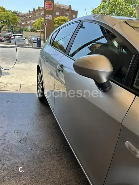 Usado Seat Leon Ecomotive 105 CV (77 kW) 2009 Gris / plata Utilitario