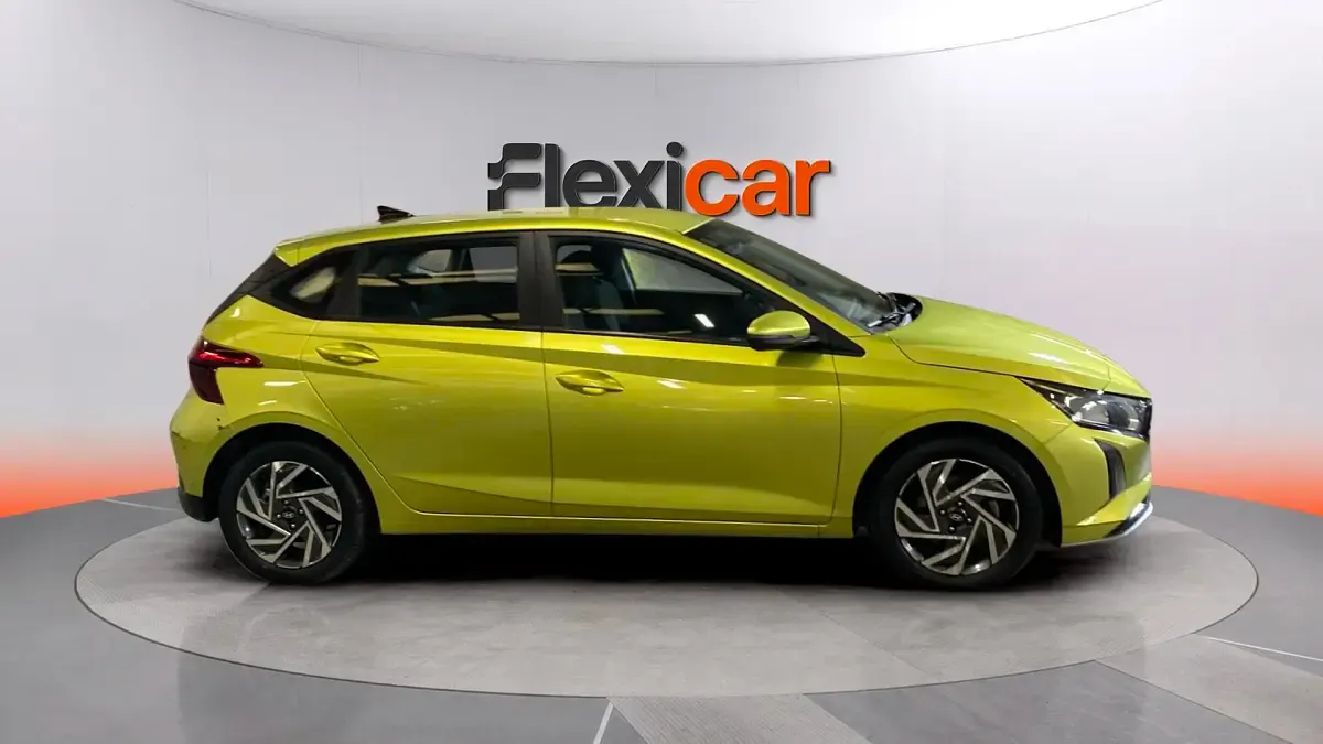 Usado Hyundai i20 101 CV (74 kW) 2024 Amarillo Utilitario