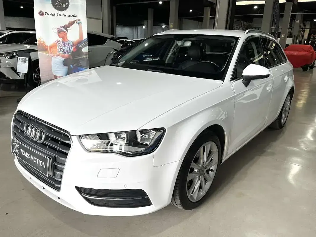 Usado Audi A3 Sportback Attraction 125 CV (91 kW) 2016 Blanco Utilitario