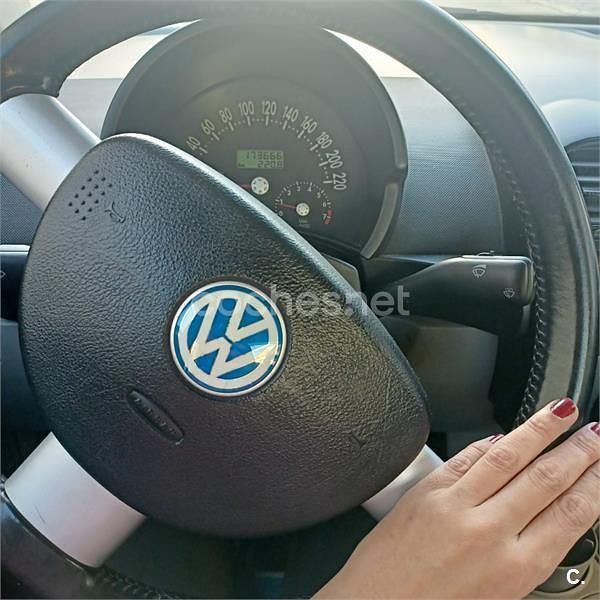 Usado VW New Beetle 115 CV (84 kW) 2002 Negro Utilitario