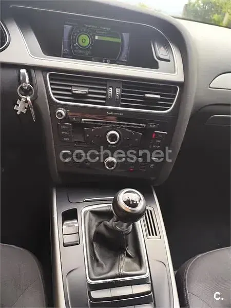 Usado Audi A4 S-Line 150 HP (110 kW) 2014 Preto Sedan