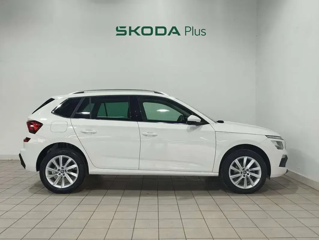 Usado Skoda Kamiq Selection 116 CV (85 kW) 2025 Blanco SUV