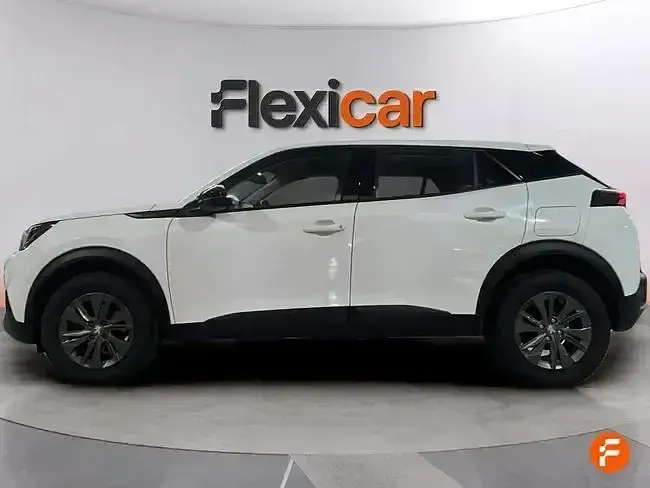 Usado Peugeot 2008 Active 110 CV (80 kW) 2022 Blanco SUV