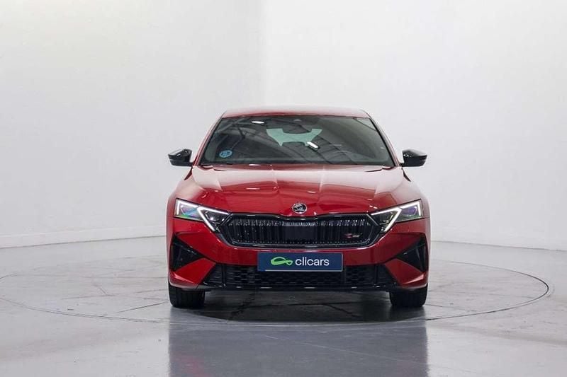 Usado Skoda Octavia RS 265 CV (194 kW) 2025 Rojo Utilitario