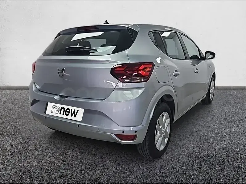 Usado Dacia Sandero Comfort 91 CV (66 kW) 2022 Gris / plata Berlina