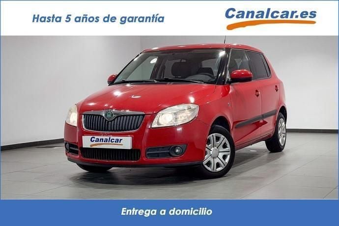 Rojo Usado 2009 Skoda Fabia Utilitario | 5051 € (Precio justo) - Imagen 1/4