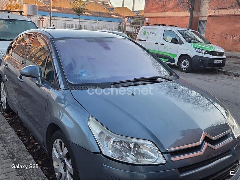 Usado Citroën C4 VTR Sport 110 CV (80 kW) 2006 Gris / plata Berlina