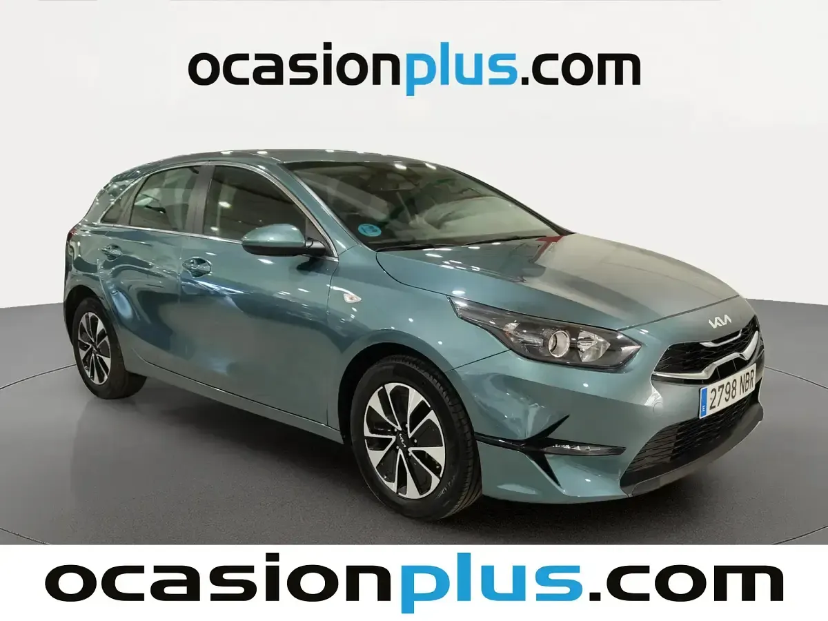 Usado Kia Ceed 100 CV (73 kW) 2025 Gris Utilitario