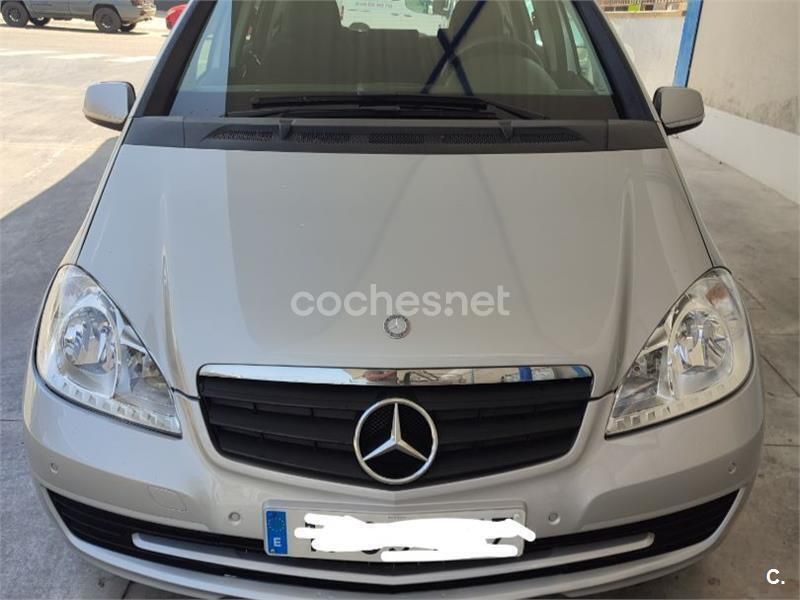 Usado Mercedes A160 82 CV (60 kW) 2011 Gris / plata Monovolumen