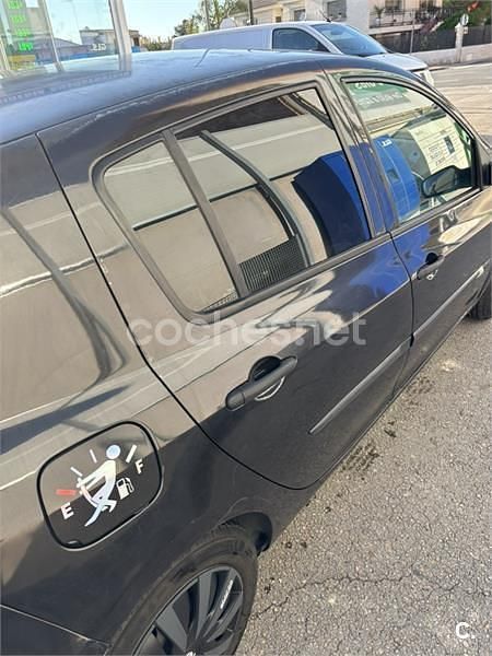 Usado Renault Clio II Privilege 85 CV (62 kW) 2006 Negro Berlina