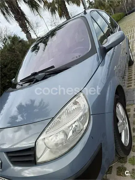 Usado Renault Scenic E-Tech Dynamique 105 CV (77 kW) 2006 Azul Monovolumen